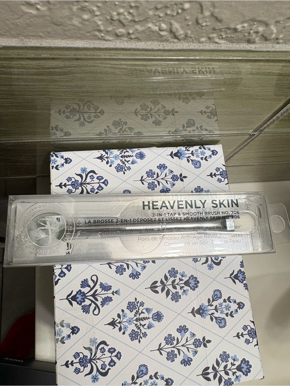 it cosmetics Heavenly Skin 2-in-1 Tap & Smooth Brush no.706 - Picture 2 of 4